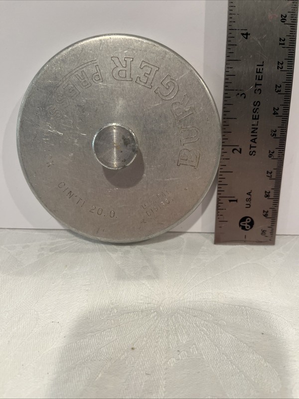 Vintage 1960s Heuck Burger Press Metal CIN'TI 20.0. US Pat D191367 USA EUC gallery