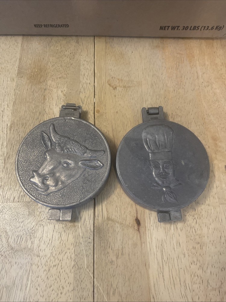 Set of 2 Vintage Aluminum 3.5” Hamburger Press Patty-Maker Bull & ChefTaiwan