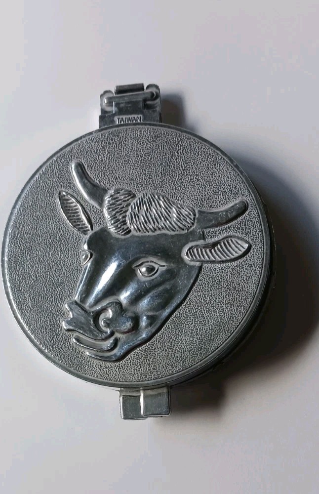 Vintage Aluminum 3.5” Hamburger Press Patty Maker Meat Mold Cow Bull Taiwan