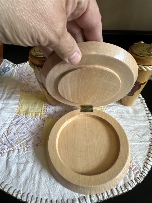 VTG Texas Longhorns Hamburger Press And S & P Kitchen Set, Made In Japan gallery