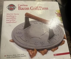 🐖 Norpro 8.75-Inch Cast Iron Bacon Press with Wood Handle, Round Nice Condition