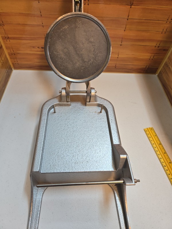 Garde HP1416 Hamburger Patty Molding Press; Cast Aluminum gallery
