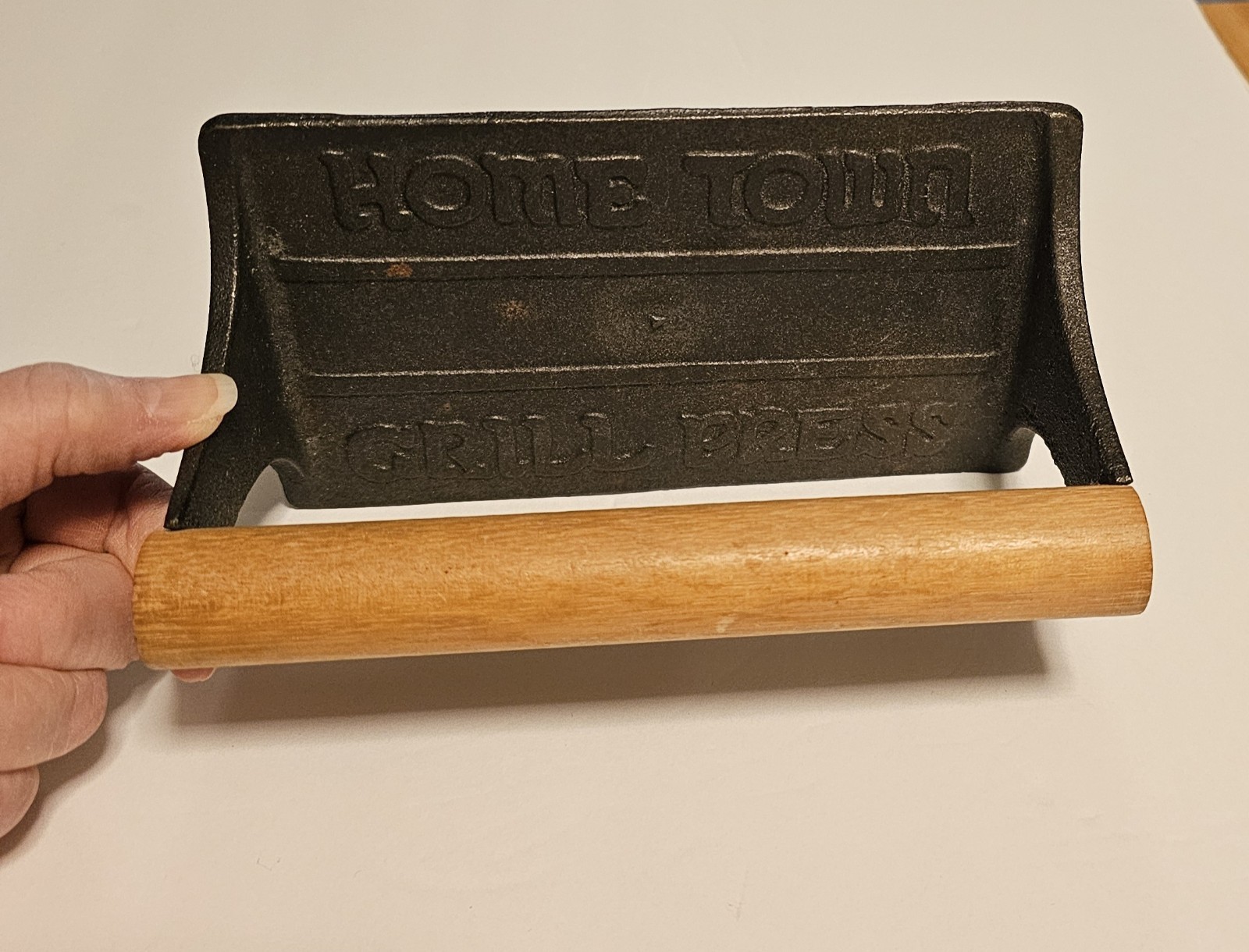 Vintage Cast Iron Home Town Grill Press W/Wooden Handle--SHIPS FREE! gallery