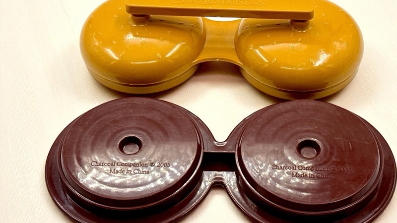Charcoal Companion Double Hamburger Press Mold / 4.5" Circular Burger Patties gallery