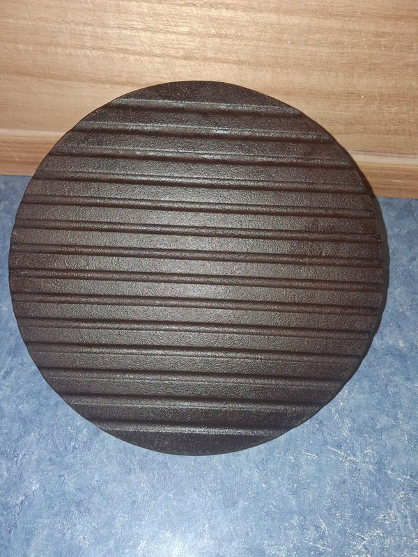 Cast Iron Ribbed Bacon Press w/ Wood Handle, Large 8.5 in Diameter gallery