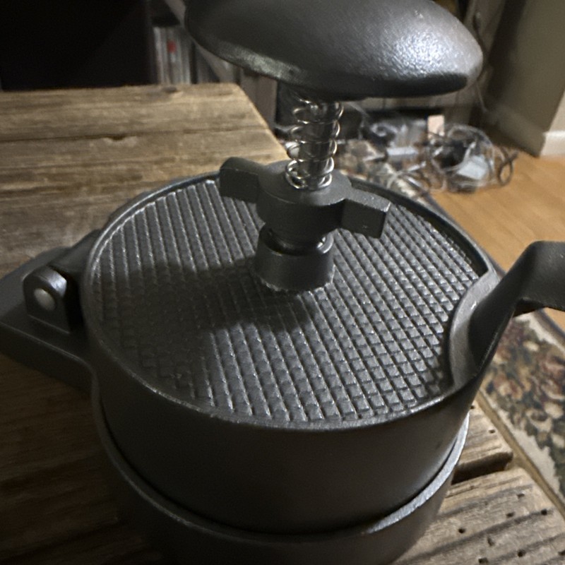 Weston Burger Hamburger Press Makes 4 1/2" Patties 1/4lb To 3/4lb Non-stick Cast gallery