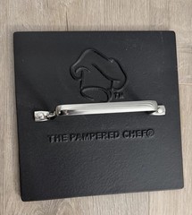 Pampered Chef Cast Iron Grill Press #2875 8.5 X 8.5 Burgers Or Bacon