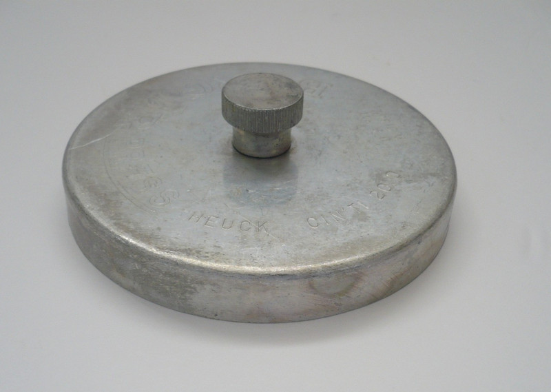 Vintage Heuck Aluminum Burger Press gallery