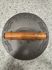 Cast Iron Ribbed Bacon Press w/ Wood Handle, Large 8.5 in Diameter
