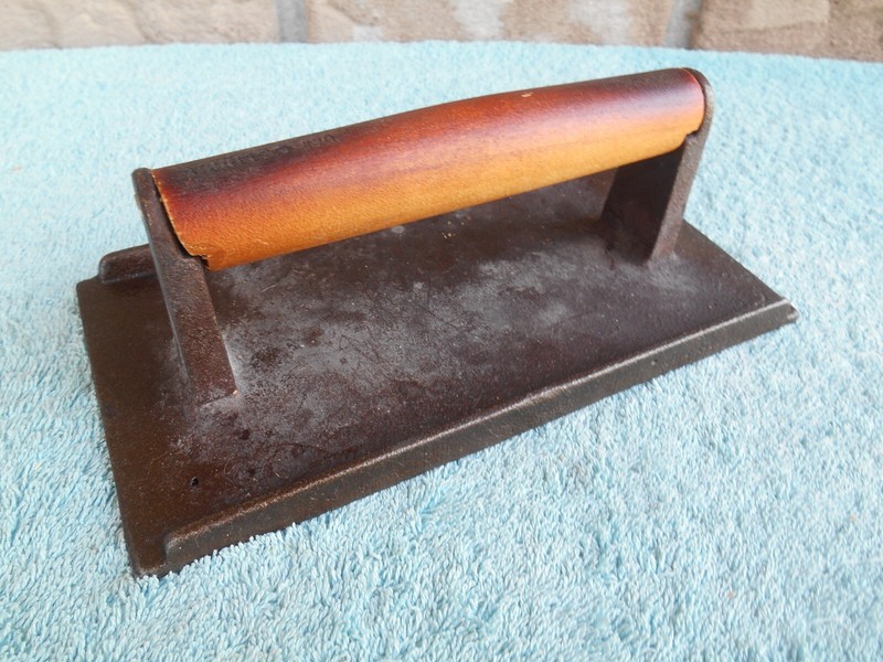 VINTAGE WINCO #70 CAST IRON MEAT PRESS gallery