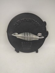 Old Mountain 7″ dia. Cast Iron Chubby Pig Shape Bacon Press / Grill Press NICE