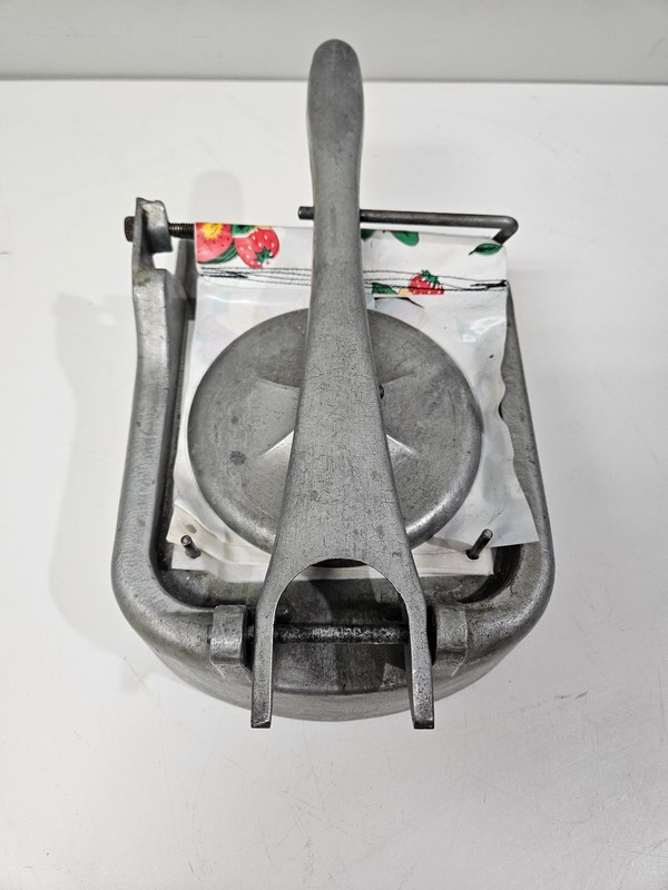 ALFA PM-1, 1/4lb Hamburger Patty Molding Press aLUMINUM gallery