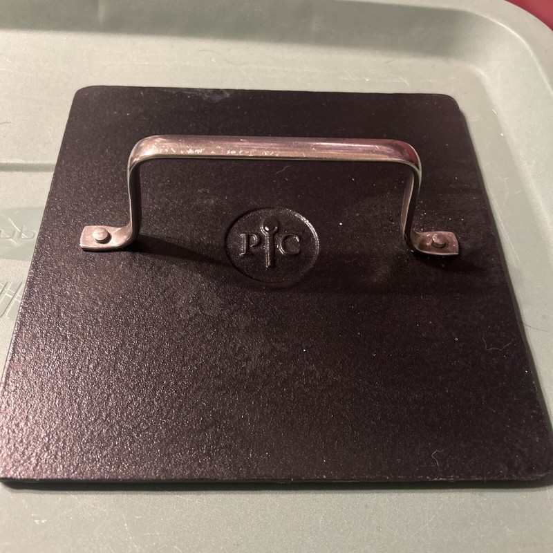 Pampered Chef Cast Iron Grill Press 8.5” Square For Meat, Bacon, Burgers EUC gallery