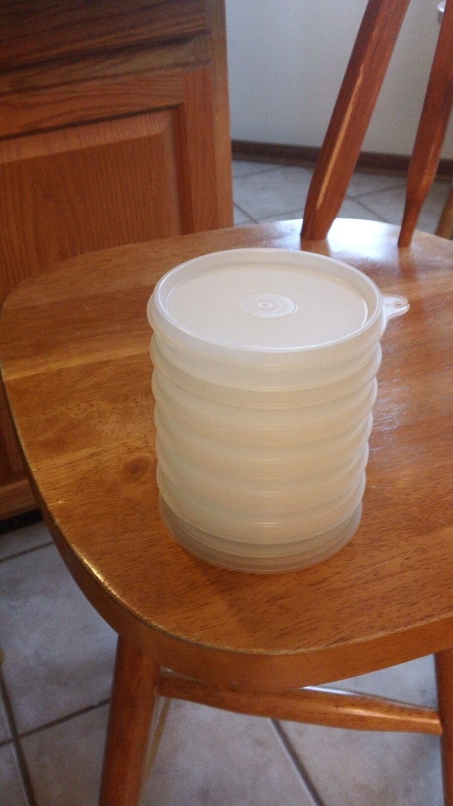 Vtg Tupperware #882 Burger Keeper 6 Keepers/ seal 7 pc-Opaque-used gallery