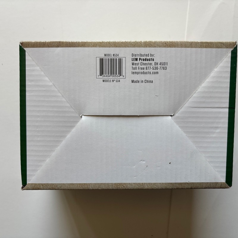 LEM HEAVEY DUTY BURGER PRESS/534 AND LEM 1000 CT. PLASTIC FREEZER SHEETS gallery