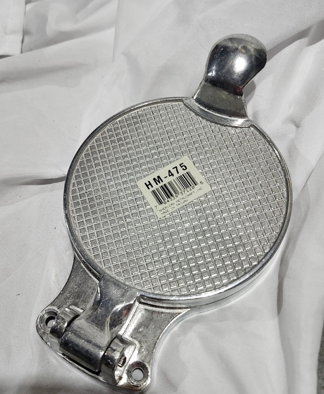 American Metalcraft HM-475 Standard Hamburger Mold gallery