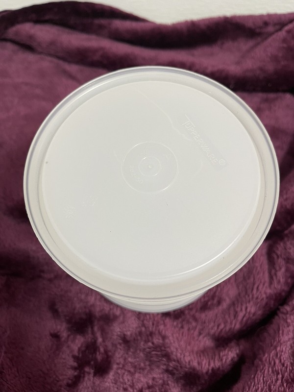 Tupperware 5 White Hamburger Keepers Set With No Lid Stackable gallery
