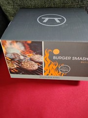 NIB Stainless steel Fox Run Burger Smasher Outset, Item #66616