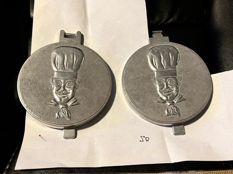 VINTAGE 1950's HAMBURGER Press Aluminum Ground MEAT Embossed CHEF ESTATE LOOK 🍔 gallery