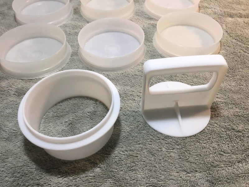 LOT of 6~Tupperware 4" Hamburger Patty Press Stack Freeze Keepers 882 (E) gallery