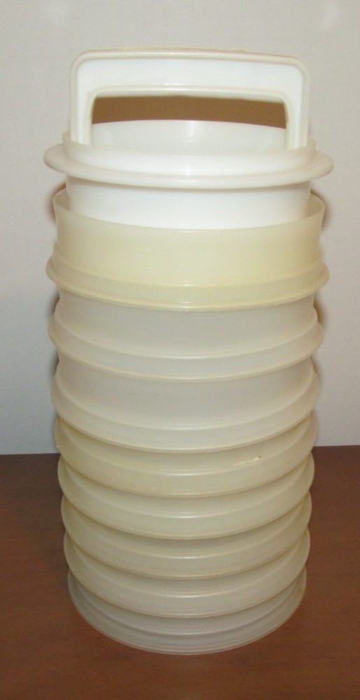 Vintage Tupperware Hamburger Press and 8 Freezer Patty Keepers