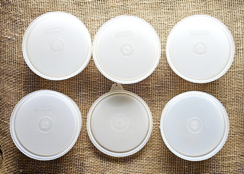 Vintage Tupperware 7pc Hamburger Press Keepers 4.5" gallery