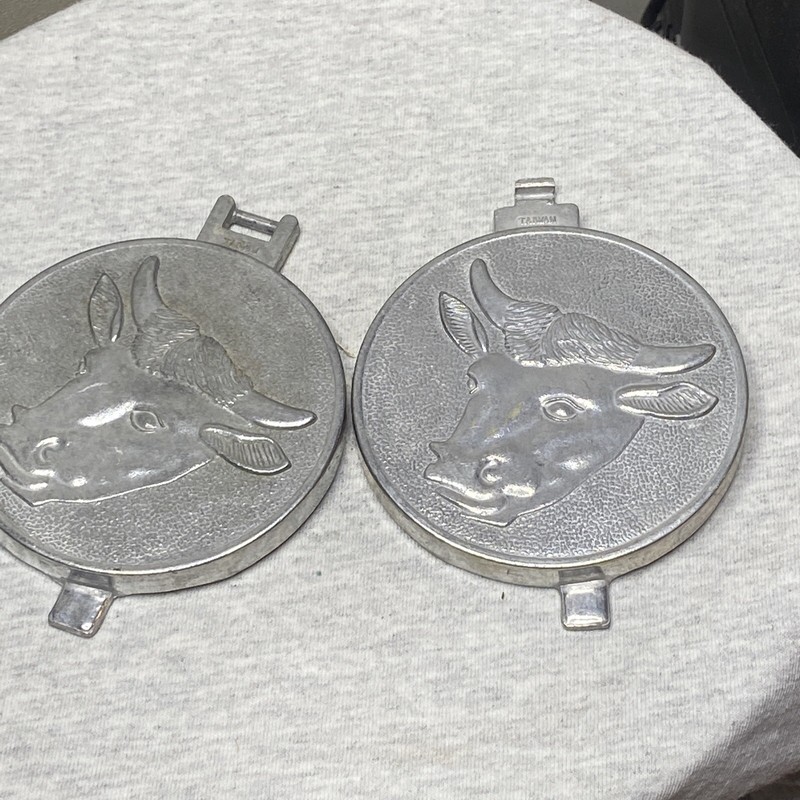 Vintage ALUMINUM 3.5” Hamburger Press Patty-Maker Meat Mold COW Bull Taiwan gallery