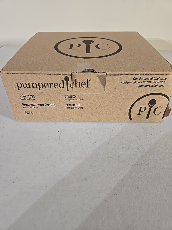 Grill Press #2875 Pampered Chef Cast Iron 8.5” Square For Meat Bacon Bur gallery
