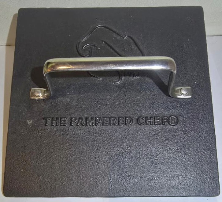 Pampered Chef Cast Iron Grill Press #2875 8.5” Burger Panini Sandwich Bacon