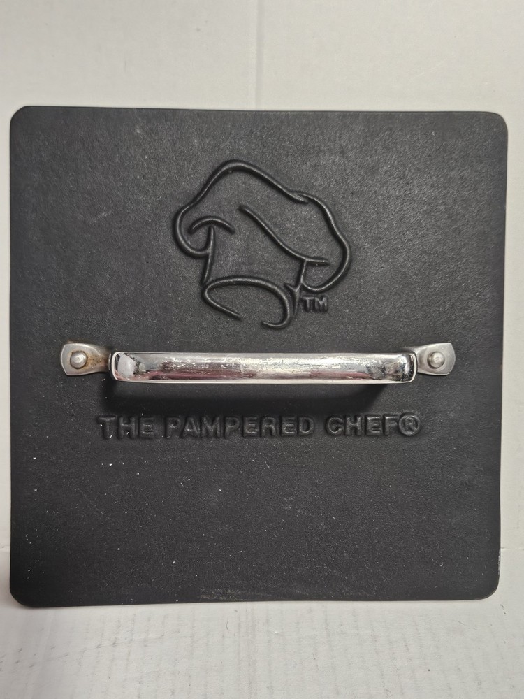 Pampered Chef Cast Iron Grill Press #2875 8.5 X 8.5 Burgers Or Bacon