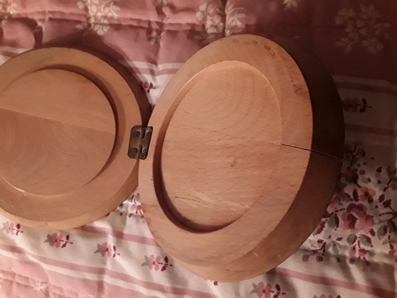 Vintage 1950's Wood Hamburger Press Exotic Birds gallery