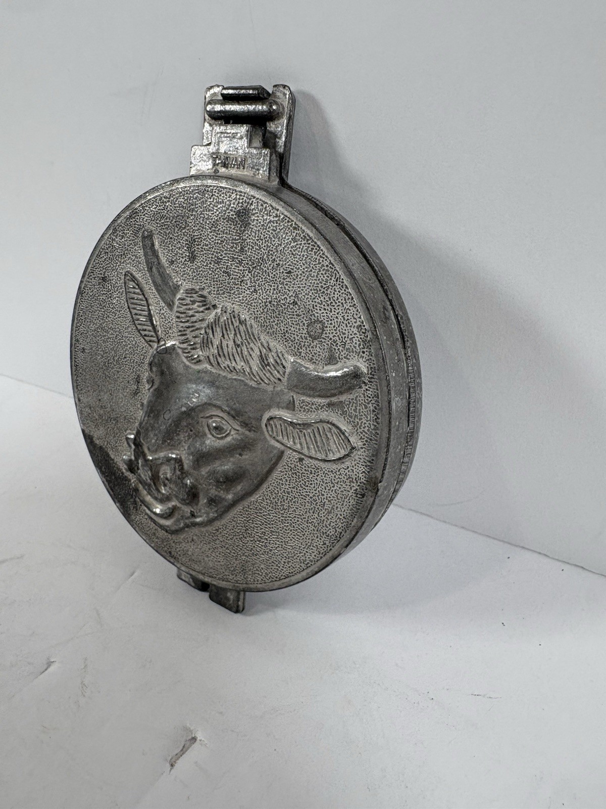 Vintage Bull Head Cast Aluminum Hamburger Meat Patty Press Taiwan 4” Mold gallery