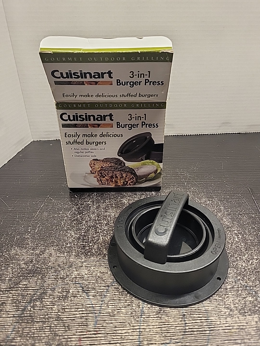 Cuisinart CSBP-100 3-in-1 Stuffed Burger Press Gourmet Outdoor Grilling Read Des gallery