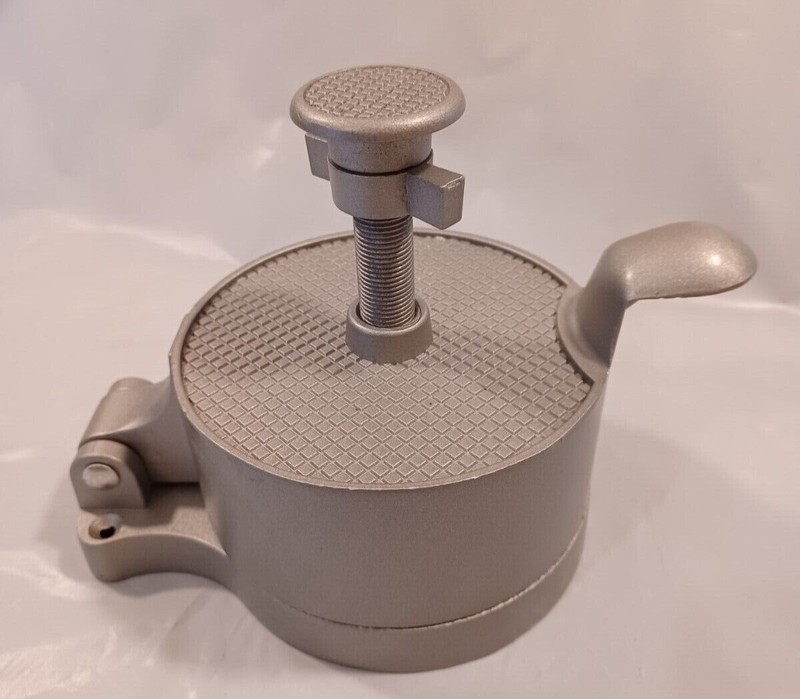 Weston Burger Hamburger Press , Makes 4 1/2" Patties, 1/4lb to 3/4lb Basic Model gallery