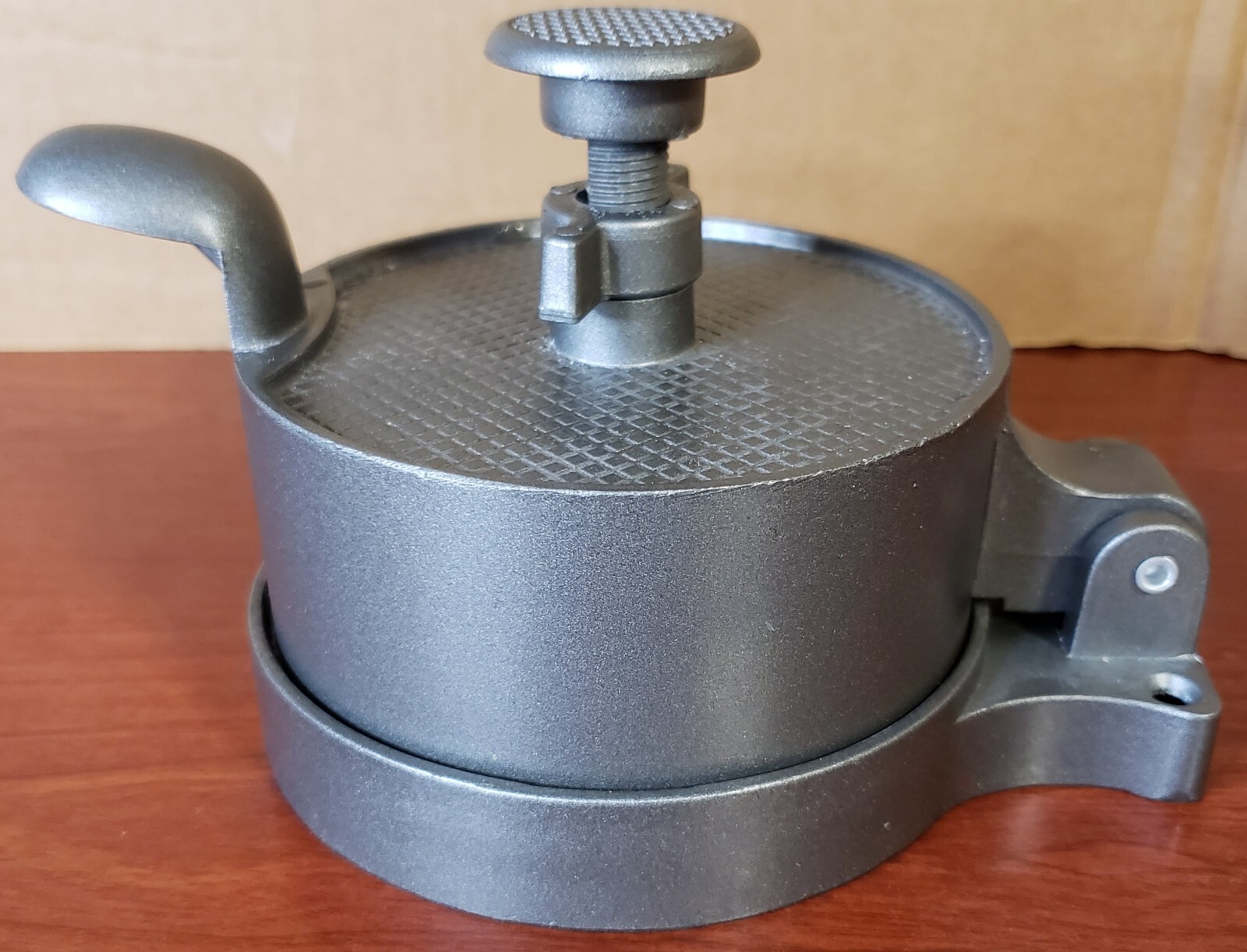 Non-Stick Single Hamburger Press Round Patty Maker Mold Heavy Duty Cast gallery