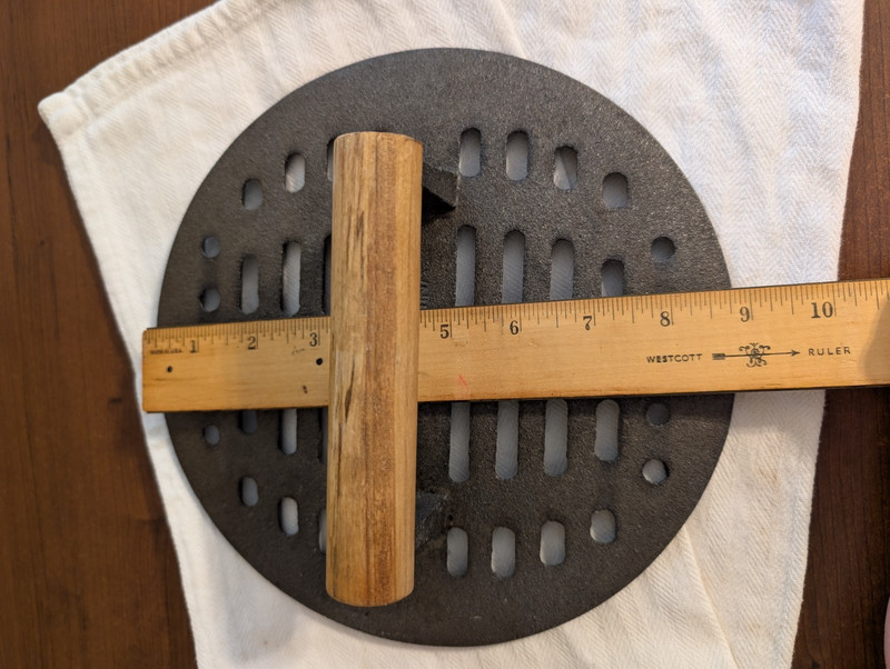 Vtg 9in Round Cast Iron Grilling Utensil Smash Grill Press Clean and Seasoned gallery